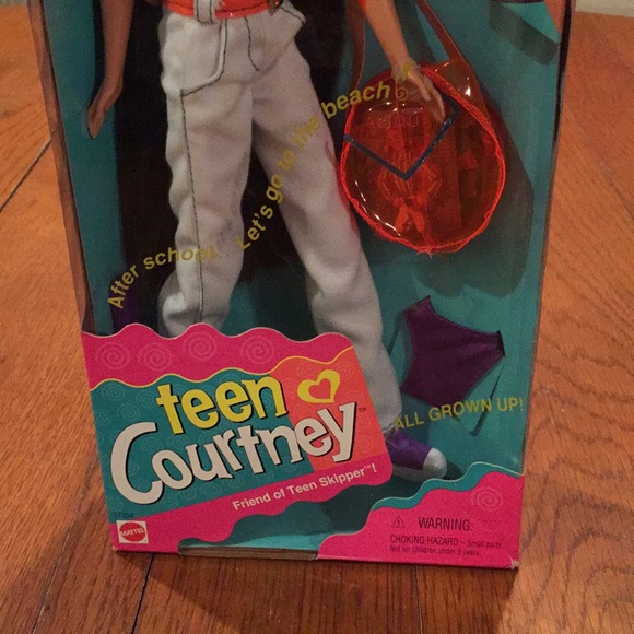 Teen Courtney - Picture 3 of 16